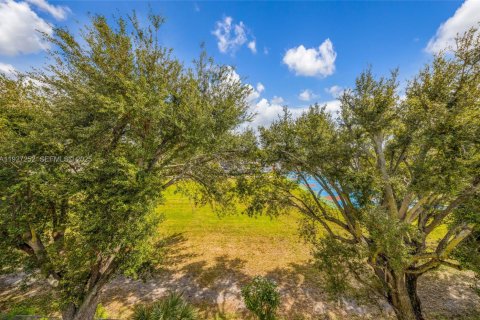 Condominio en venta en Hialeah, Florida, 2 dormitorios, 82.68 m2 № 1986221 - foto 24