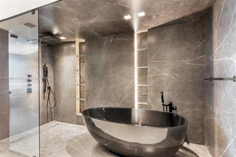 Condo in Sunny Isles Beach, Florida, 3 bedrooms  № 1863475 - photo 22