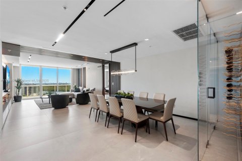Condo in Sunny Isles Beach, Florida, 3 bedrooms  № 1863475 - photo 24