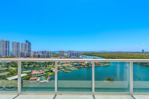 Condo in Sunny Isles Beach, Florida, 3 bedrooms  № 1863475 - photo 11