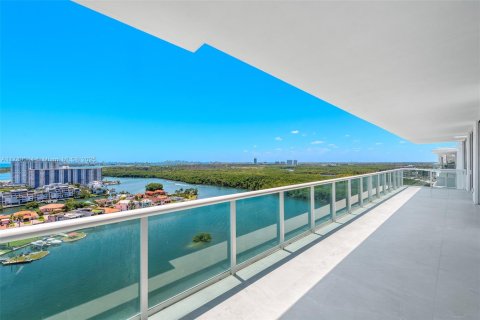 Condo in Sunny Isles Beach, Florida, 3 bedrooms  № 1863475 - photo 10