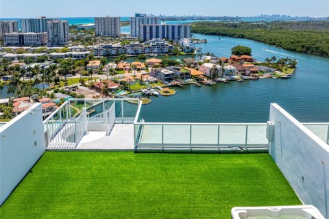 Condo in Sunny Isles Beach, Florida, 3 bedrooms  № 1863475 - photo 5