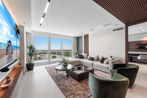 Condo in Sunny Isles Beach, Florida, 3 bedrooms  № 1863475 - photo 13