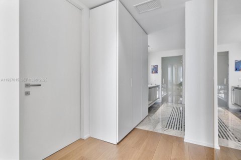 Снять в аренду кондоминиум в Майами, Флорида 4 спальни, 254.83м2, № 2034435 - фото 21