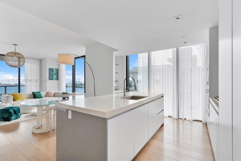 Снять в аренду кондоминиум в Майами, Флорида 4 спальни, 254.83м2, № 2034435 - фото 12