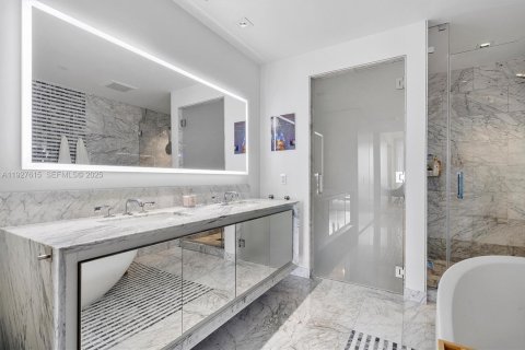 Снять в аренду кондоминиум в Майами, Флорида 4 спальни, 254.83м2, № 2034435 - фото 23