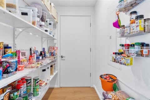 Снять в аренду кондоминиум в Майами, Флорида 4 спальни, 254.83м2, № 2034435 - фото 16