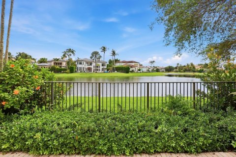 House in Boca Raton, Florida 4 bedrooms, 397.81 sq.m. № 2383252 - photo 27