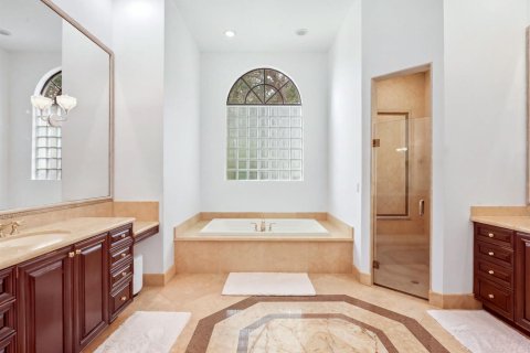 House in Boca Raton, Florida 4 bedrooms, 397.81 sq.m. № 2383252 - photo 14
