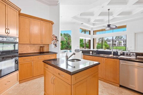 House in Boca Raton, Florida 4 bedrooms, 397.81 sq.m. № 2383252 - photo 11