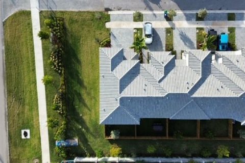 Townhouse in Coral Springs, Florida 4 bedrooms, 172.15 sq.m. № 2077708 - photo 6