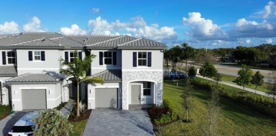 Townhouse in Coral Springs, Florida 4 bedrooms, 172.15 sq.m. № 2077708