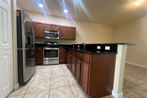 Townhouse in Homestead, Florida 3 bedrooms, 130.25 sq.m. № 2060900 - photo 3