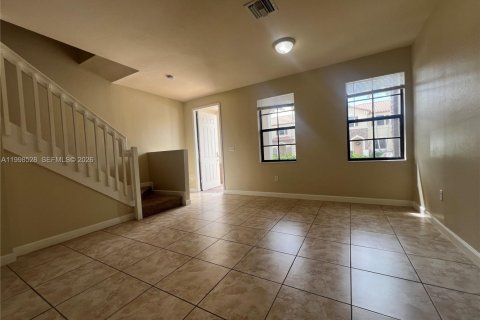Townhouse in Homestead, Florida 3 bedrooms, 130.25 sq.m. № 2060900 - photo 7