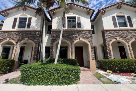 Townhouse in Homestead, Florida 3 bedrooms, 130.25 sq.m. № 2060900 - photo 2