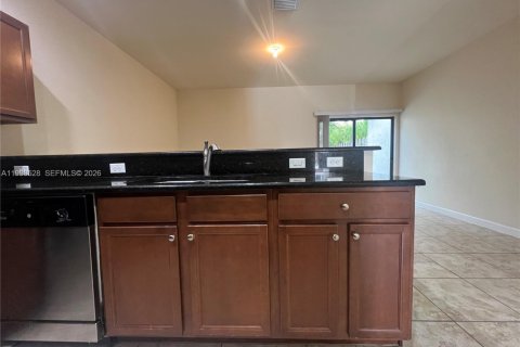 Townhouse in Homestead, Florida 3 bedrooms, 130.25 sq.m. № 2060900 - photo 4
