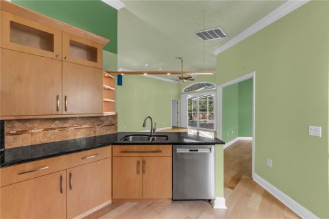 Villa ou maison à vendre à Tarpon Springs, Floride: 3 chambres, 132.01 m2 № 2436738 - photo 15