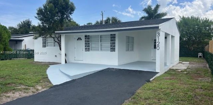 House in Lauderhill, Florida 3 bedrooms № 1893309