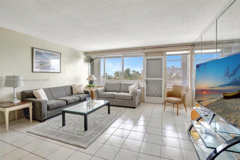 Condominio en venta en Hollywood, Florida, 1 dormitorio, 75.44 m2 № 1937642 - foto 6