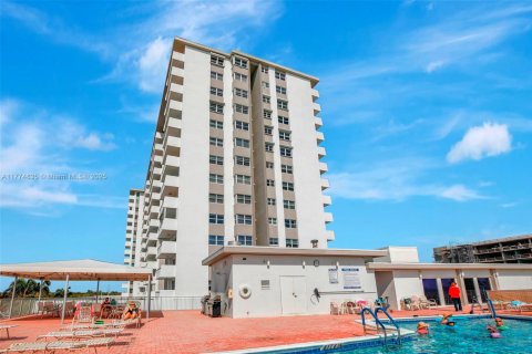 Copropriété à vendre à Hollywood, Floride: 1 chambre, 75.44 m2 № 1937642 - photo 20