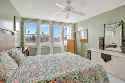 Condominio en venta en Hollywood, Florida, 1 dormitorio, 75.44 m2 № 1937642 - foto 11