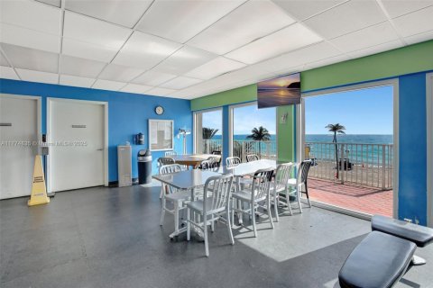 Condominio en venta en Hollywood, Florida, 1 dormitorio, 75.44 m2 № 1937642 - foto 21