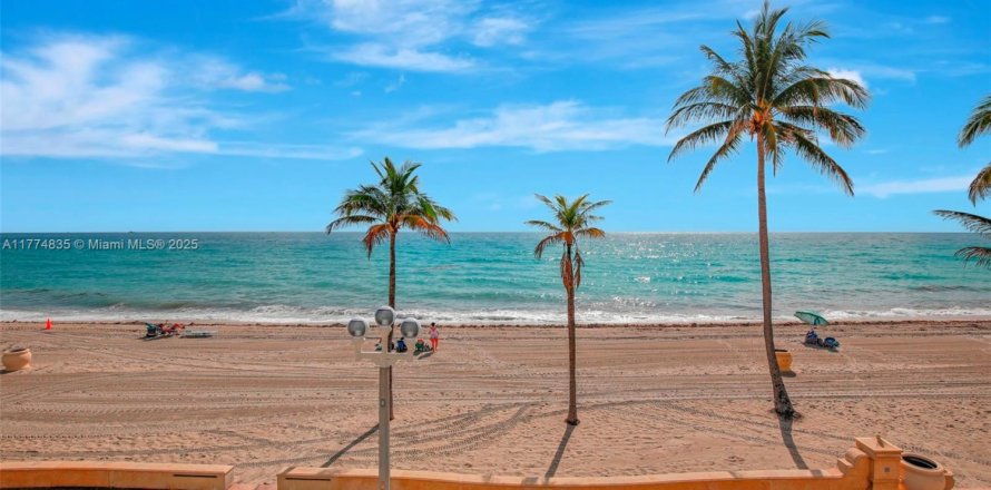 Condominio en Hollywood, Florida, 1 dormitorio № 1937642