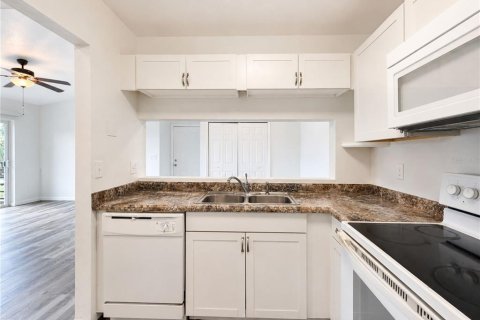 Copropriété à louer à Orlando, Floride: 2 chambres, 86.77 m2 № 2299976 - photo 10