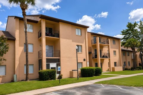Copropriété à louer à Orlando, Floride: 2 chambres, 86.77 m2 № 2299976 - photo 2