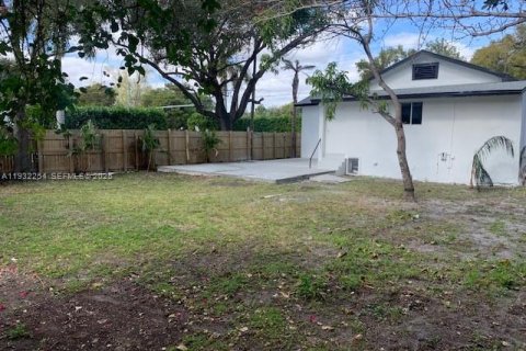 Снять в аренду виллу или дом в Майами, Флорида 2 спальни, 114.46м2, № 1990818 - фото 6