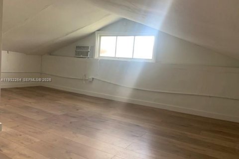 Снять в аренду виллу или дом в Майами, Флорида 2 спальни, 114.46м2, № 1990818 - фото 19