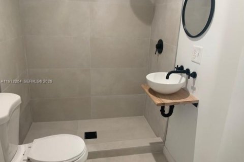 Снять в аренду виллу или дом в Майами, Флорида 2 спальни, 114.46м2, № 1990818 - фото 15