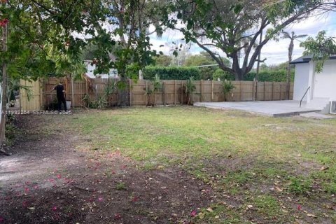 Снять в аренду виллу или дом в Майами, Флорида 2 спальни, 114.46м2, № 1990818 - фото 7