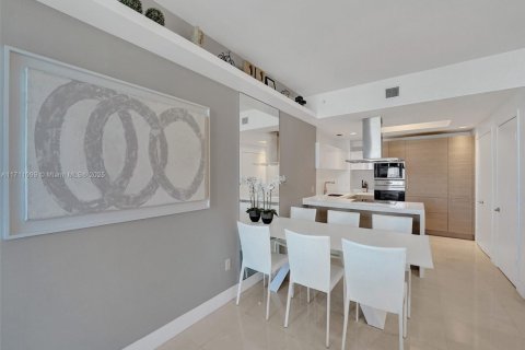 Condo in North Miami Beach, Florida, 3 bedrooms  № 1463452 - photo 25
