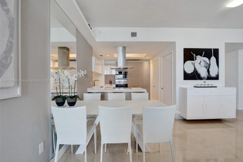 Condo in North Miami Beach, Florida, 3 bedrooms  № 1463452 - photo 26
