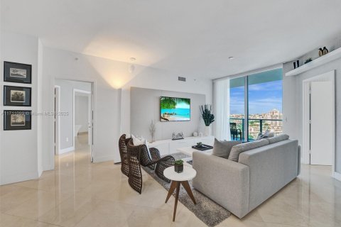 Condo in North Miami Beach, Florida, 3 bedrooms  № 1463452 - photo 17