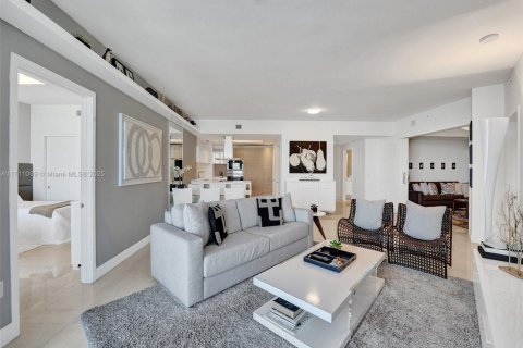 Condo in North Miami Beach, Florida, 3 bedrooms  № 1463452 - photo 22