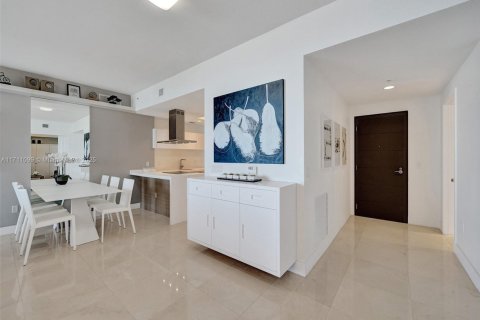 Condo in North Miami Beach, Florida, 3 bedrooms  № 1463452 - photo 29