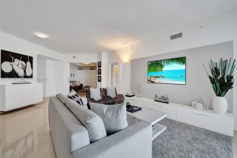 Condo in North Miami Beach, Florida, 3 bedrooms  № 1463452 - photo 18