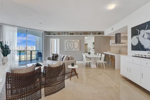 Condo in North Miami Beach, Florida, 3 bedrooms  № 1463452 - photo 12