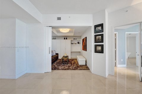 Condo in North Miami Beach, Florida, 3 bedrooms  № 1463452 - photo 10