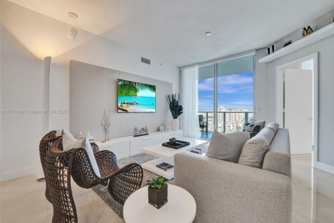 Condo in North Miami Beach, Florida, 3 bedrooms  № 1463452 - photo 16