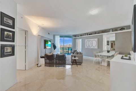 Condo in North Miami Beach, Florida, 3 bedrooms  № 1463452 - photo 8