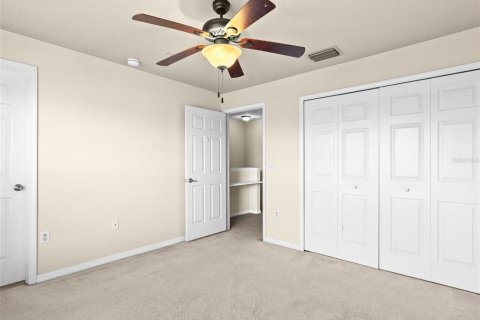 Townhouse in Brandon, Florida 3 bedrooms, 178.09 sq.m. № 2207050 - photo 28