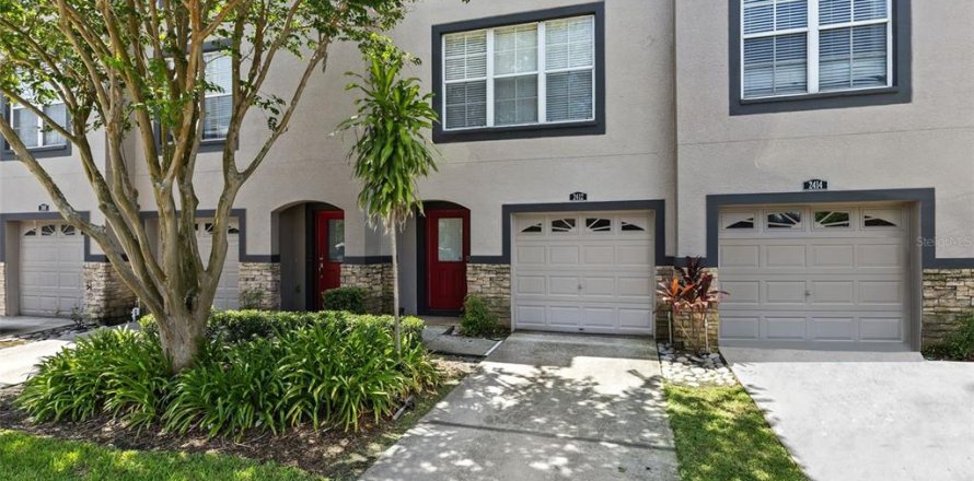 Townhouse in Brandon, Florida 3 bedrooms, 178.09 sq.m. № 2207050