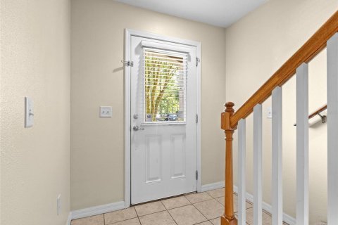 Townhouse in Brandon, Florida 3 bedrooms, 178.09 sq.m. № 2207050 - photo 17