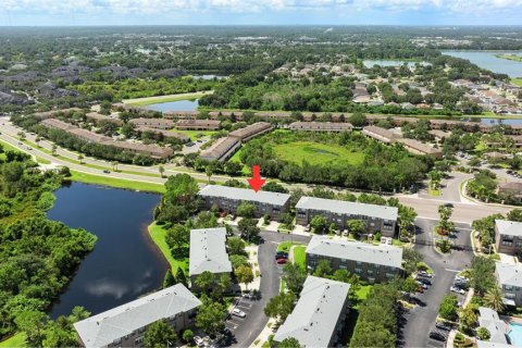 Townhouse in Brandon, Florida 3 bedrooms, 178.09 sq.m. № 2207050 - photo 6