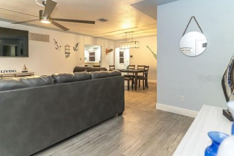 Casa en venta en Saint Petersburg, Florida, 3 dormitorios, 146.97 m2 № 2221595 - foto 8