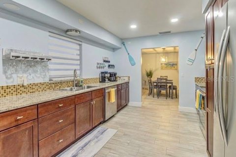 Casa en venta en Saint Petersburg, Florida, 3 dormitorios, 146.97 m2 № 2221595 - foto 5