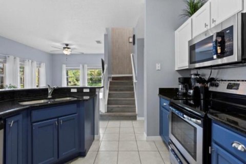 Touwnhouse à vendre à Kissimmee, Floride: 4 chambres, 151.99 m2 № 1677877 - photo 16